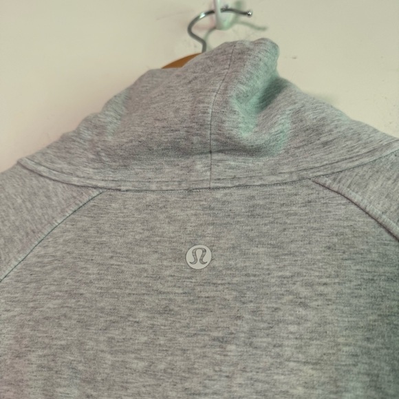 Lululemon Find Your Unwind Light Grey Pullover size 6 - Picture 7 of 8